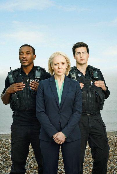 2015高分美劇 警銬前線/銬/cuffs 英語中字 盒裝2碟 2015高分美劇 警銬前線/銬/cuffs 英語中字 盒裝2碟