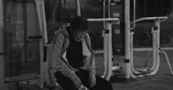 2017高分韓國電影 之後/其後 / Geu-Hu / The Day After 韓語中字 盒裝1碟 2017高分韓國電影 之後/其後 / Geu-Hu / The Day After 韓語中字 盒裝1碟
