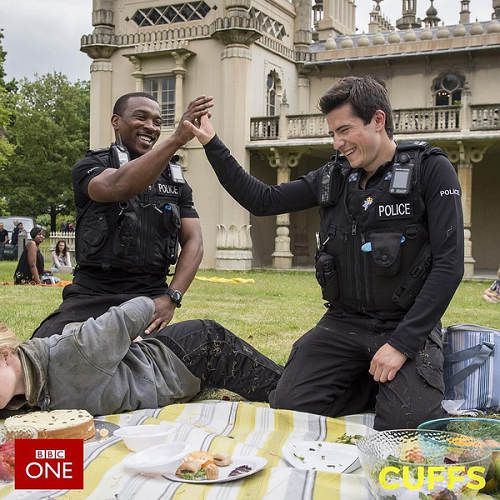 2015高分美劇 警銬前線/銬/cuffs 英語中字 盒裝2碟 2015高分美劇 警銬前線/銬/cuffs 英語中字 盒裝2碟