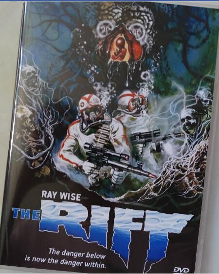 驚爆無底洞 The Rift (1990) 稀缺B級CULT科幻恐怖電影 中字 驚爆無底洞 The Rift (1990) 稀缺B級CULT科幻恐怖電影 中字