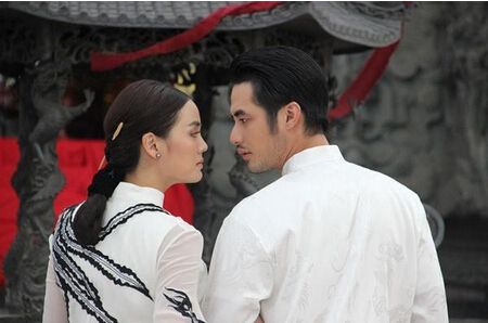 2015泰劇 龍裔黑幫之天鵝/誓約/Luad Mungkorn: Hong 泰語中字 盒裝5碟 2015泰劇 龍裔黑幫之天鵝/誓約/Luad Mungkorn: Hong 泰語中字 盒裝5碟